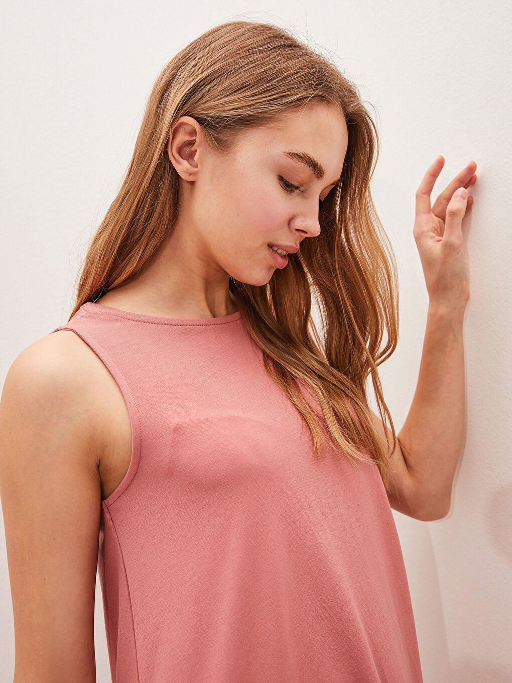 Pembe Bisiklet Yaka Kolsuz Fırfır Detaylı Kadın Elbise-4