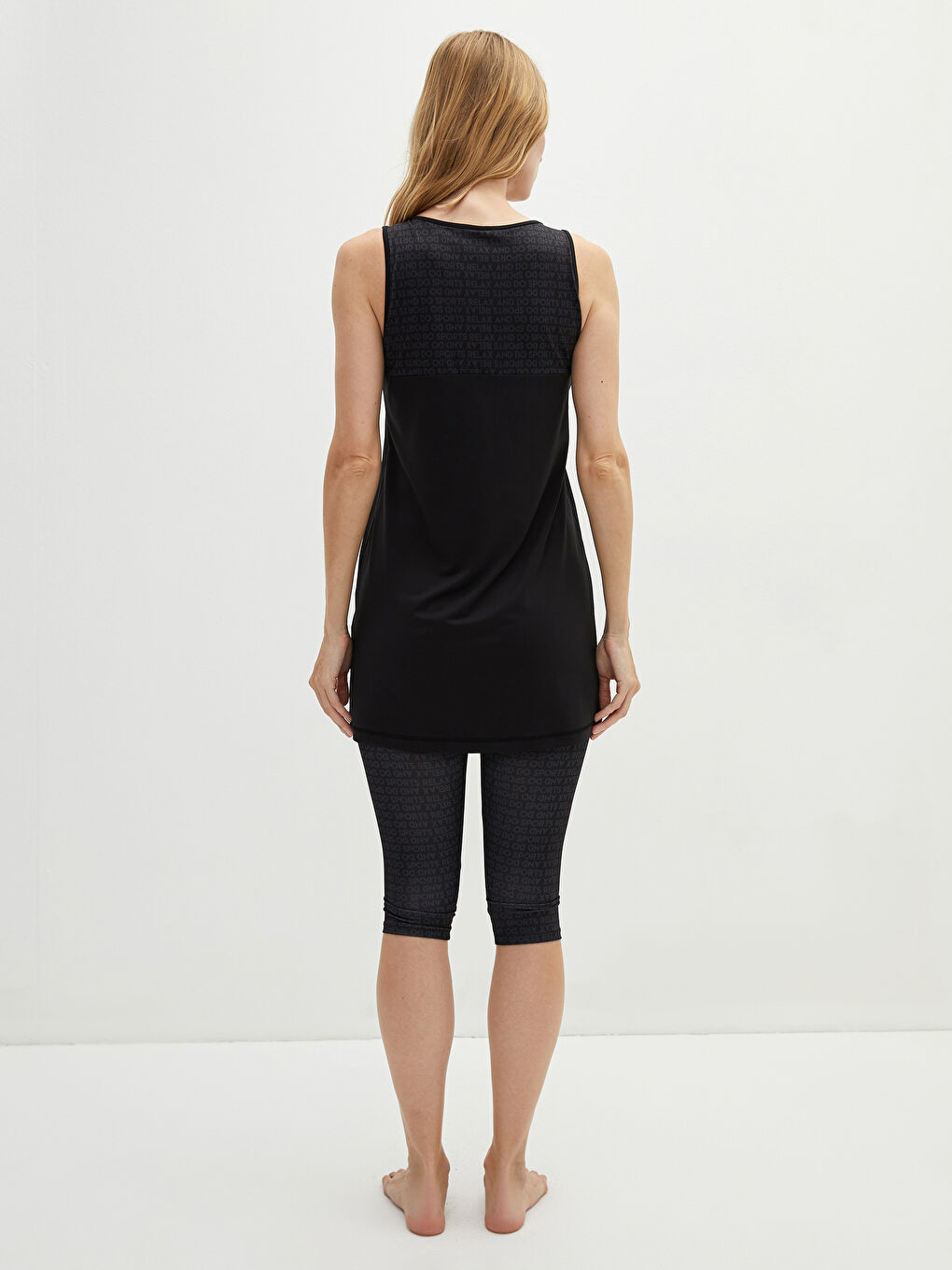 Siyah U Yaka Baskılı Kadın Tesettür Mayo Takımı-4