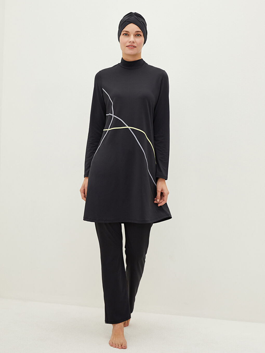 Siyah Yarım Balıkçı Yaka Desenli Uzun Kollu Kadın Tesettür Mayo Takımı-2