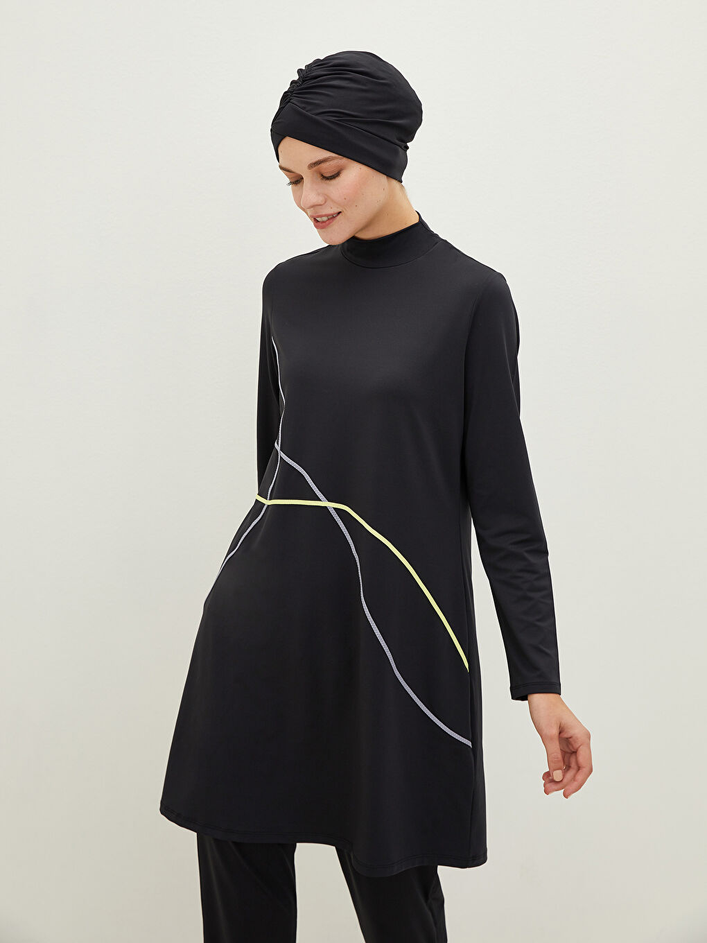 Siyah Yarım Balıkçı Yaka Desenli Uzun Kollu Kadın Tesettür Mayo Takımı-6