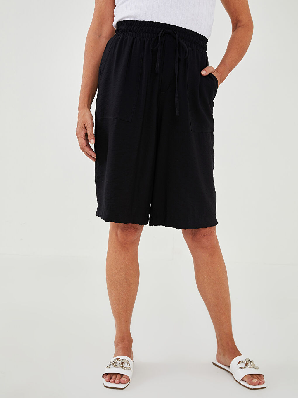 Women's Straight Bermuda Shorts With Elastic Waist-3