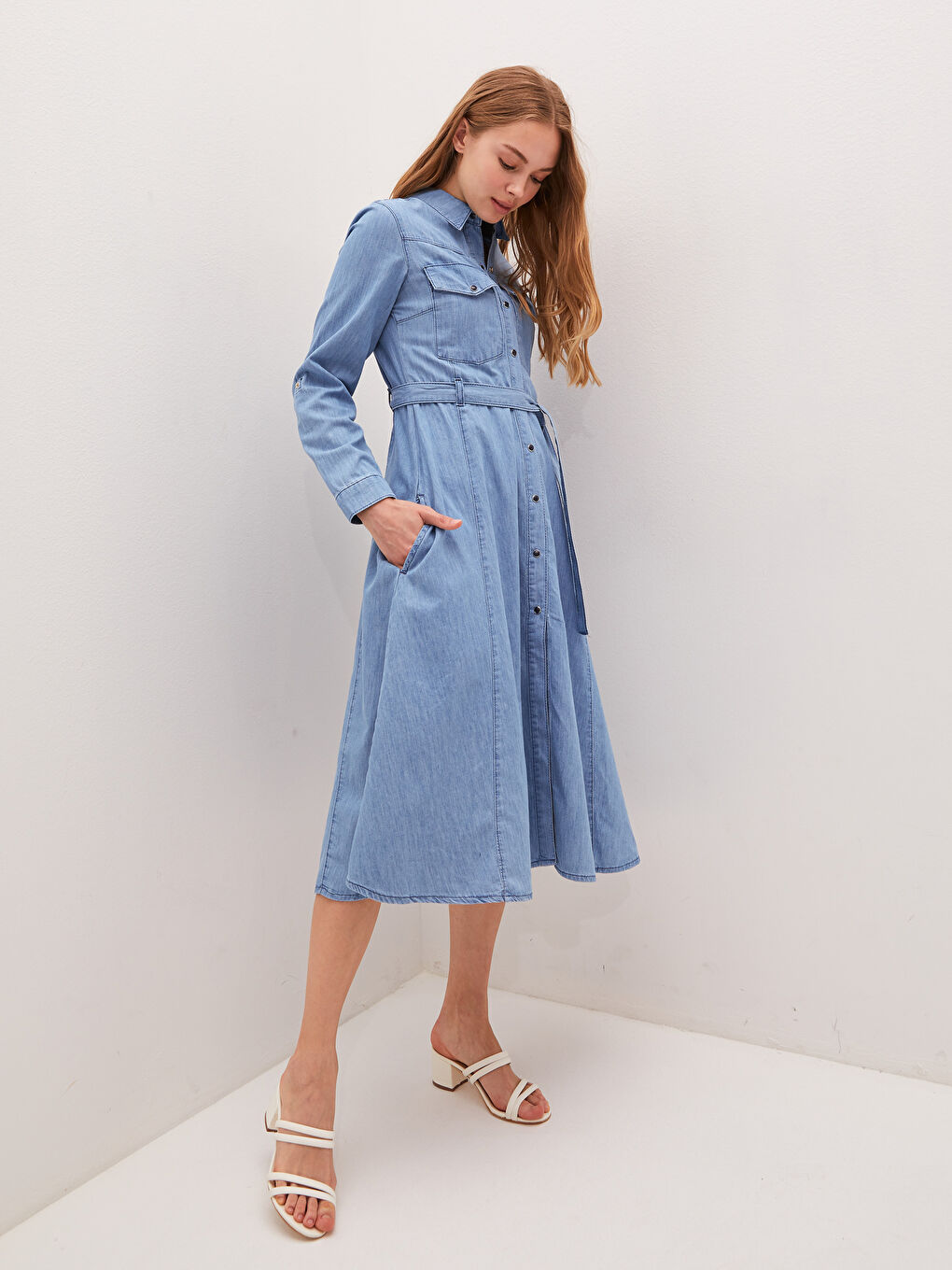 فستان جينز برقبة بياقة سادة كم طويل للسيدات