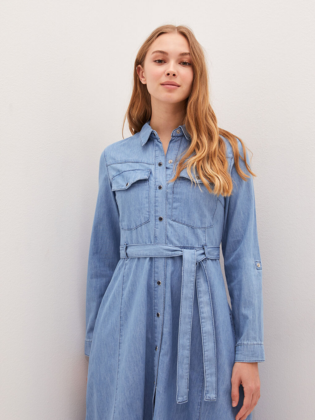 فستان جينز برقبة بياقة سادة كم طويل للسيدات-1