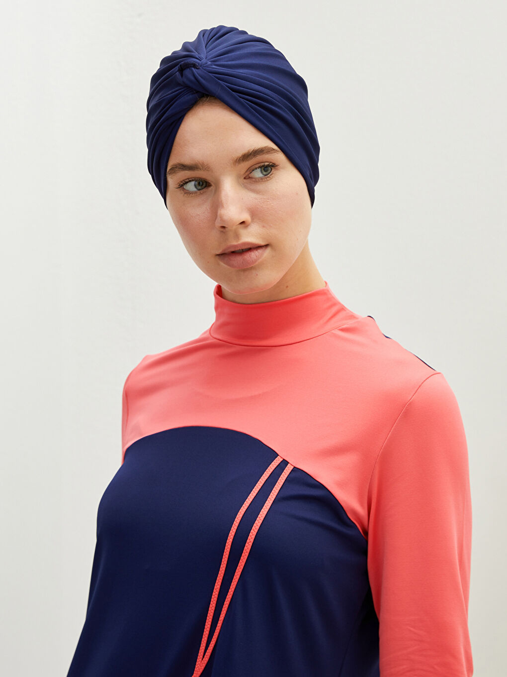 طقم سباحة نسائي بحجاب برقبة نصف عالية وأكمام طويلة بلوك الألوان-3