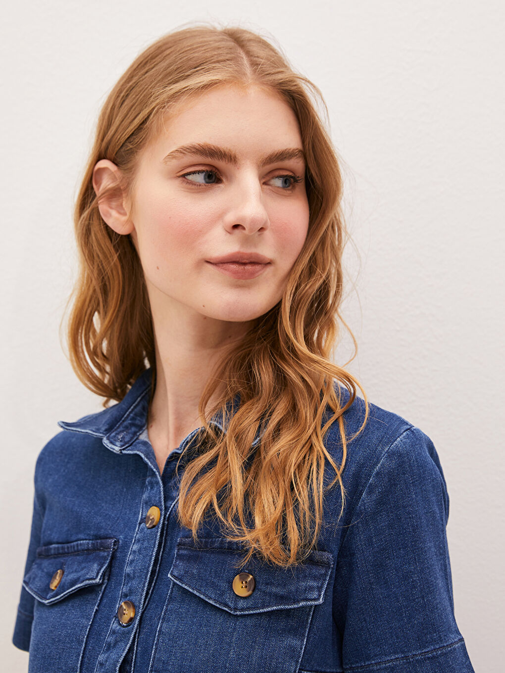 Джинсовое платье с отложным воротником, поясом на талии и карманами для женщин Rodeo-3