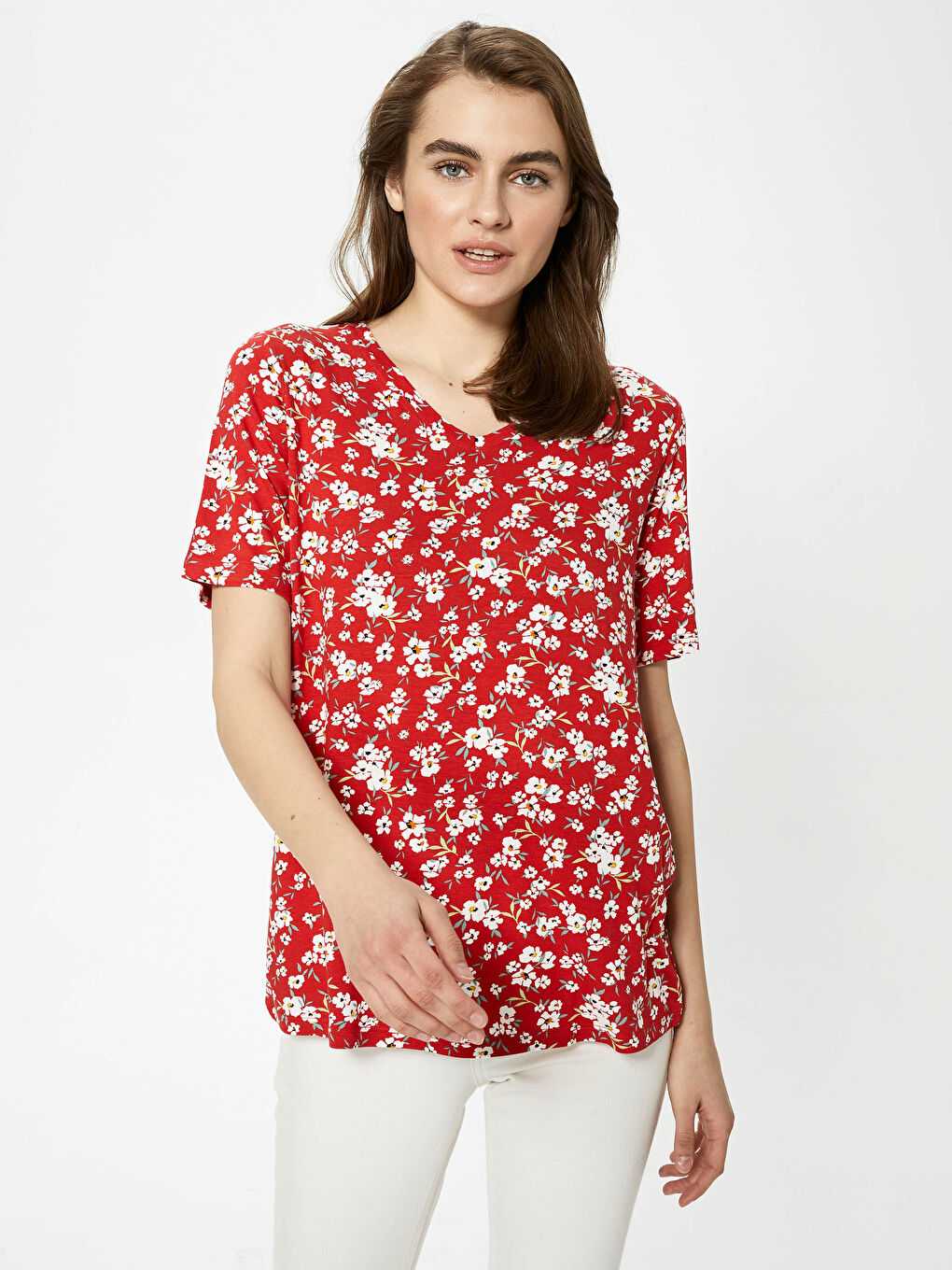 T-shirt Femme à Manches Courtes en Viscose avec Imprimé Floral et Encolure en V-1