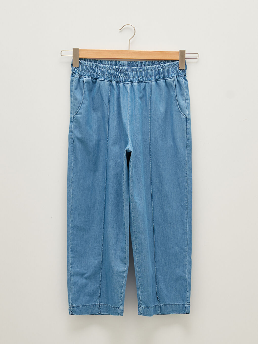 بنطلون جينز قصير روديو حريمي بتفاصيل جيب وخصر مطاطي وقصة مستقيمة-6