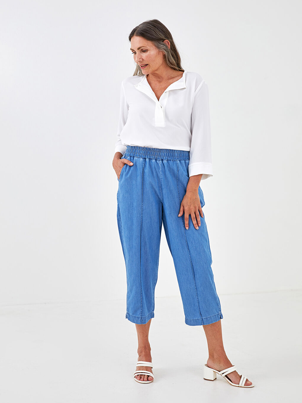 بنطلون جينز قصير روديو حريمي بتفاصيل جيب وخصر مطاطي وقصة مستقيمة-2