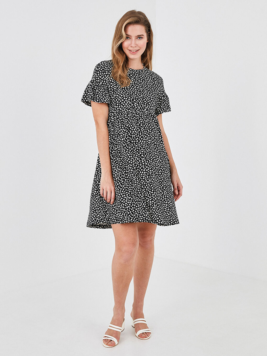 Siyah Bisiklet Yaka Çiçek Baskılı Kısa Kollu Krinkle Kumaş Hamile Elbise-5