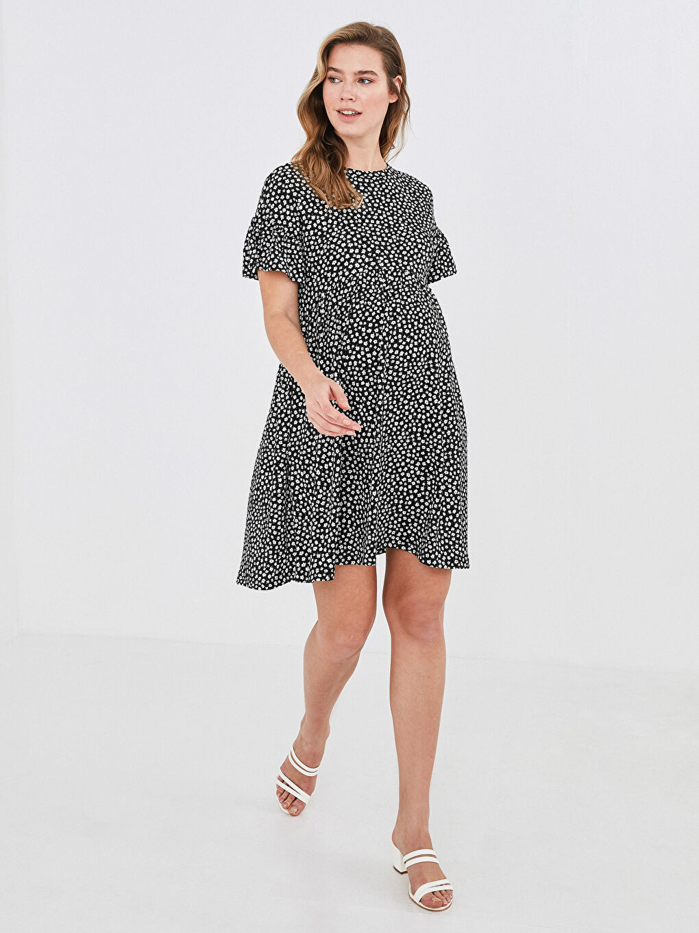 Siyah Bisiklet Yaka Çiçek Baskılı Kısa Kollu Krinkle Kumaş Hamile Elbise