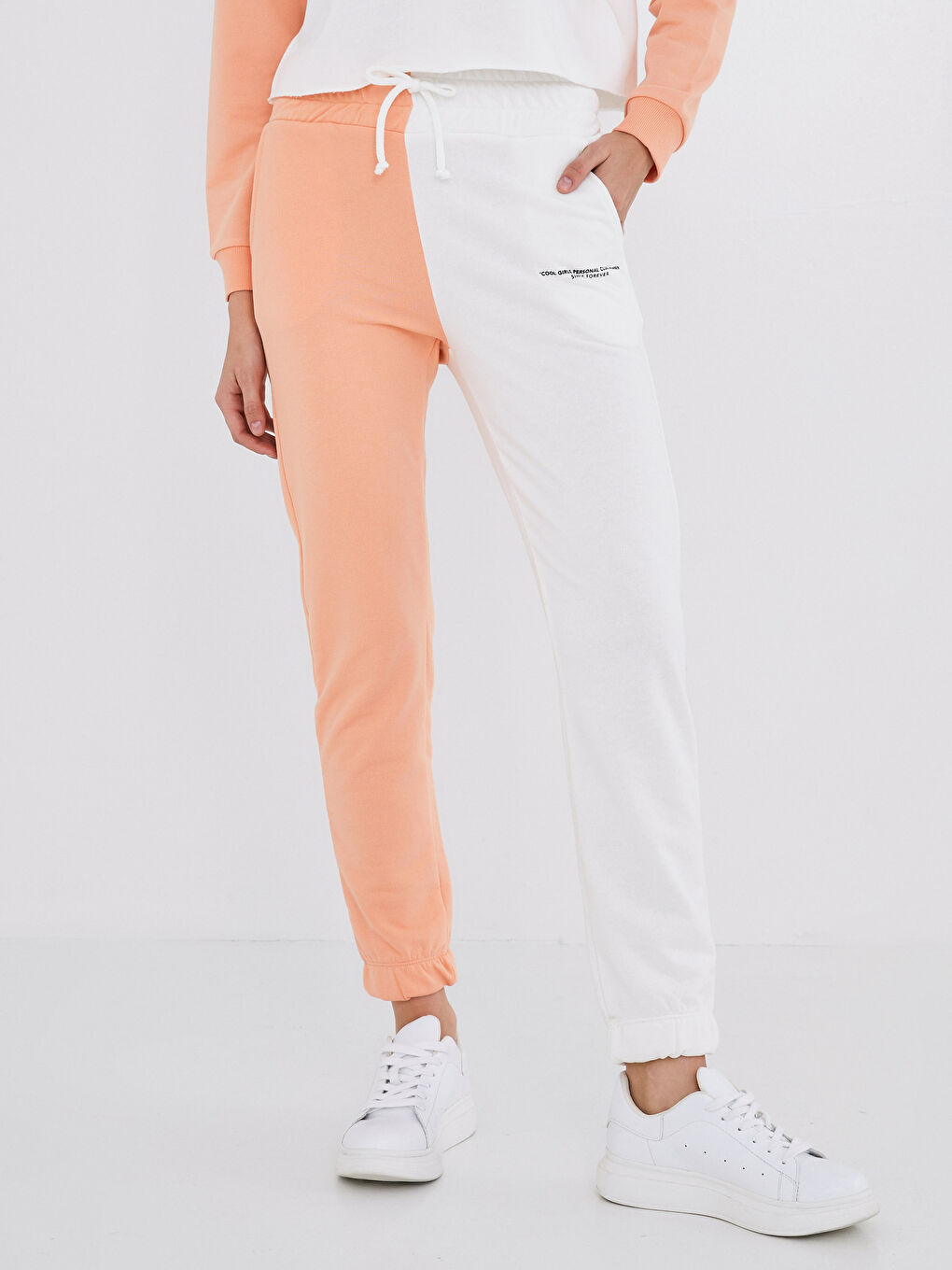 LCW Vision Women's Slogan Printed Pocket Detailed Tracksuit Bottom With Elastic Waist -S1G767Z8-FEU