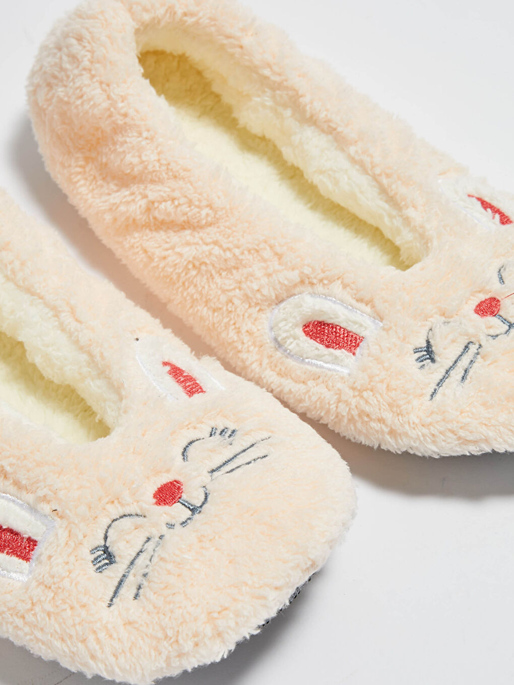 Pembe Nakışlı Pelüş Kadın Ev Terliği-2