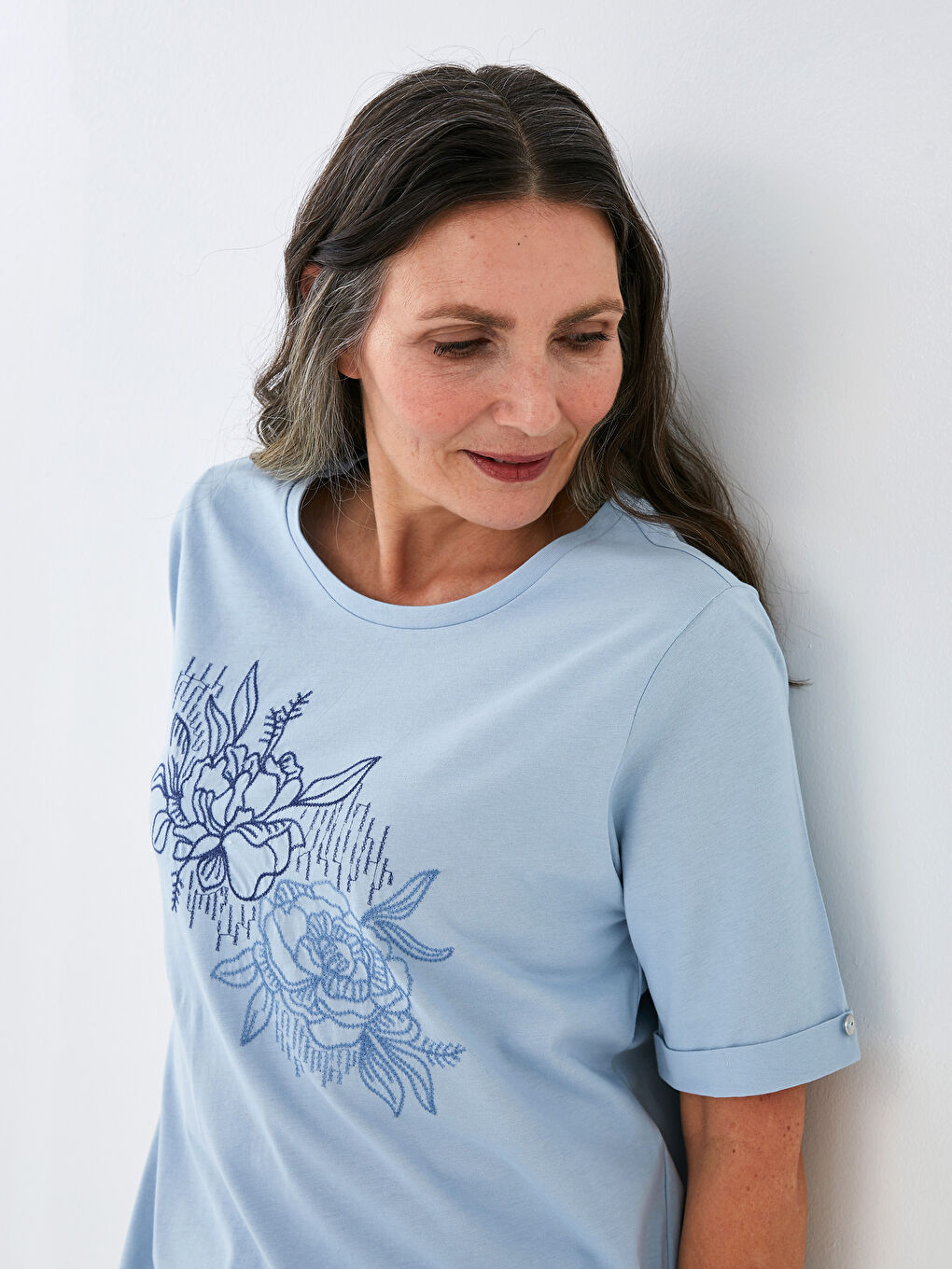 Mavi Bisiklet Yaka Nakışlı Kısa Kollu Pamuklu Kadın Bluz-1