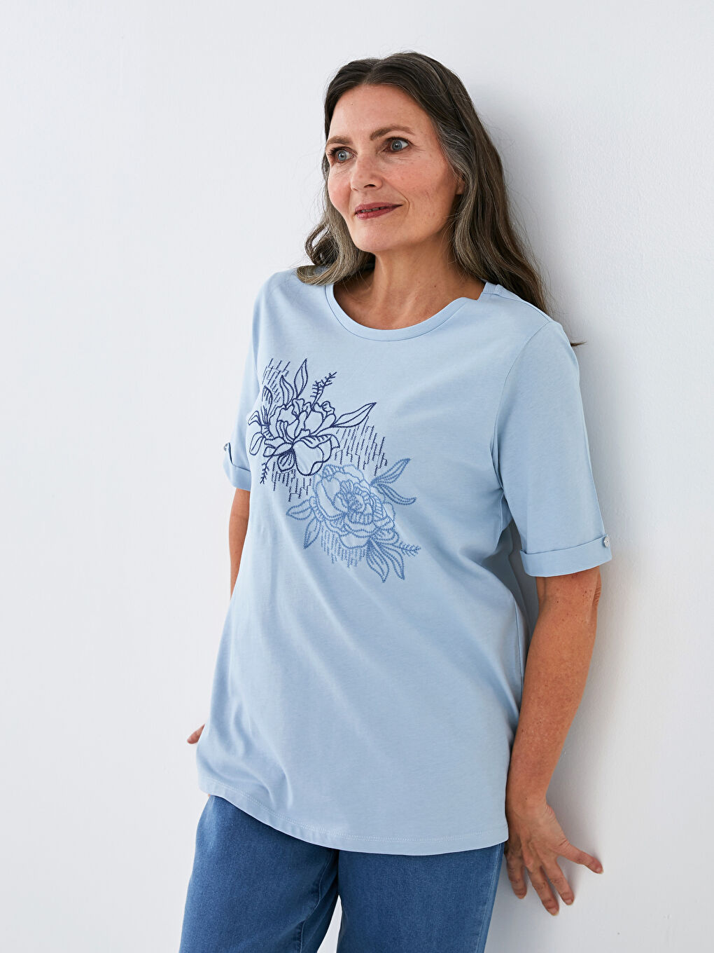 Mavi Bisiklet Yaka Nakışlı Kısa Kollu Pamuklu Kadın Bluz