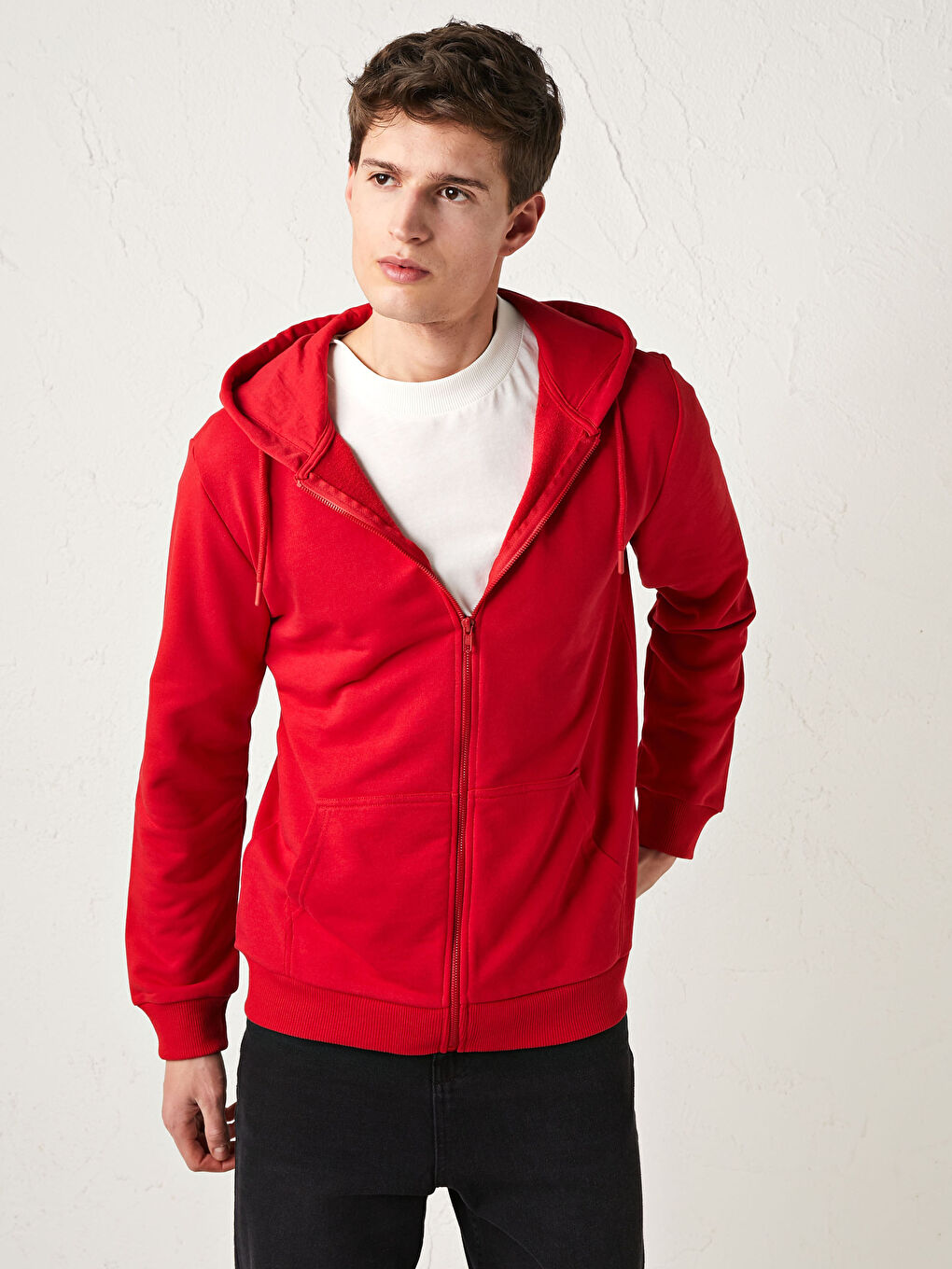 Kırmızı Kapüşonlu Fermuarlı Erkek Sweatshirt
