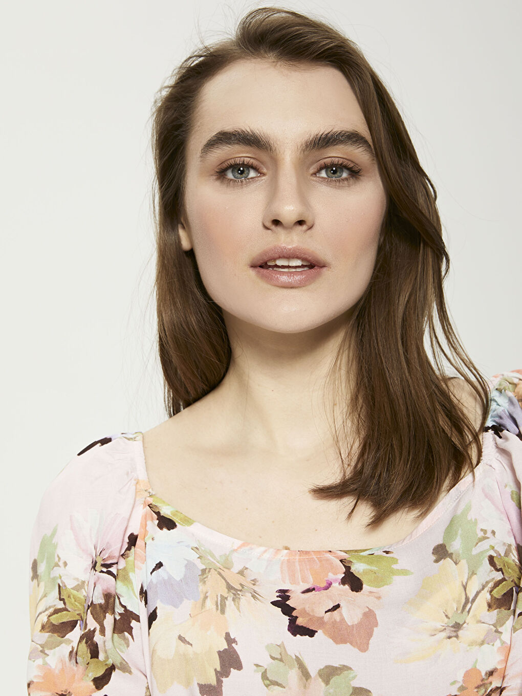 Μπλούζα Γυναικεία Βισκόζη Με Τετράγωνο Γιακά Και Λουλουδάτο Εκτύπωμα-3