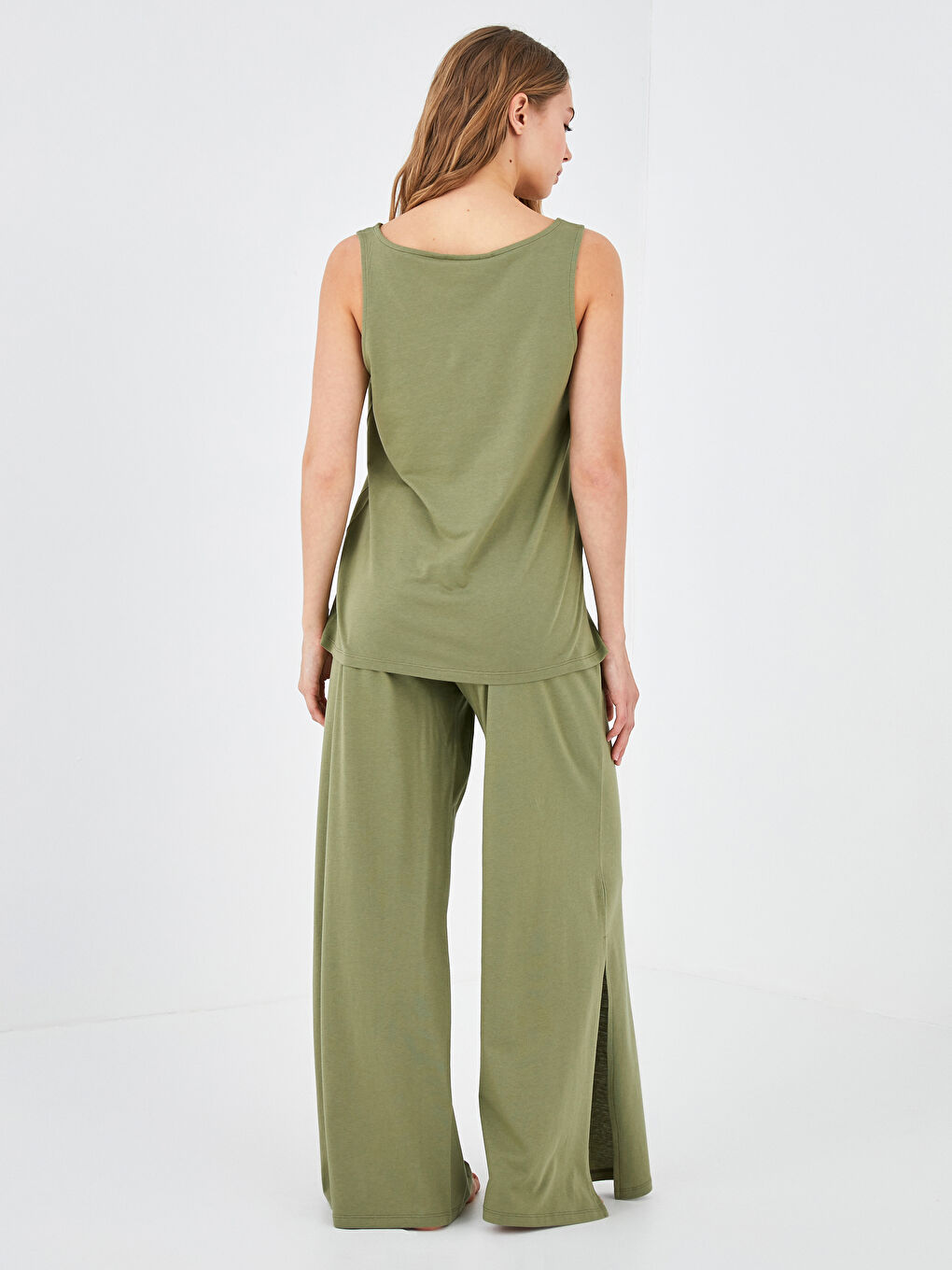 LCW DREAM Ensemble de Pyjama Femme À Fines Bretelles et Encolure en U -S1GD44Z8-GUY