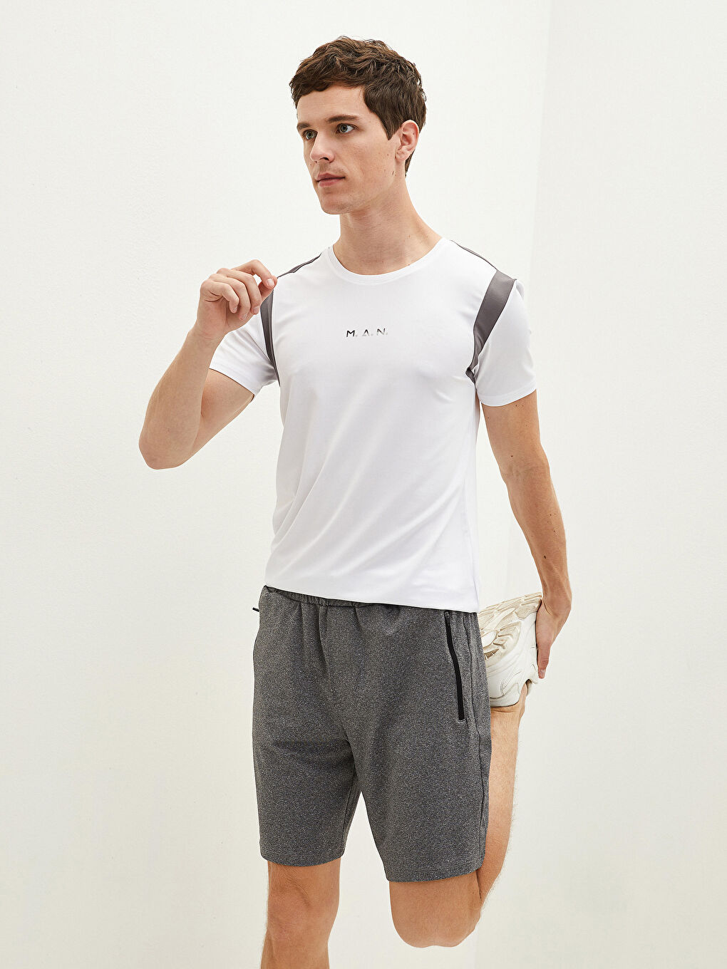 Beyaz Bisiklet Yaka Kısa Kollu Erkek Aktif Spor Tişört-4