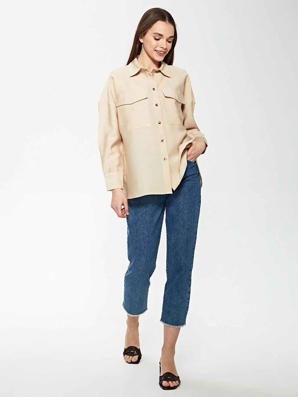 Bej Cep Detaylı Bol Fit Uzun Kollu Kadın Gömlek-9