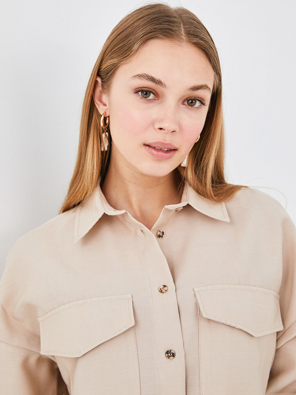 Bej Cep Detaylı Bol Fit Uzun Kollu Kadın Gömlek-3