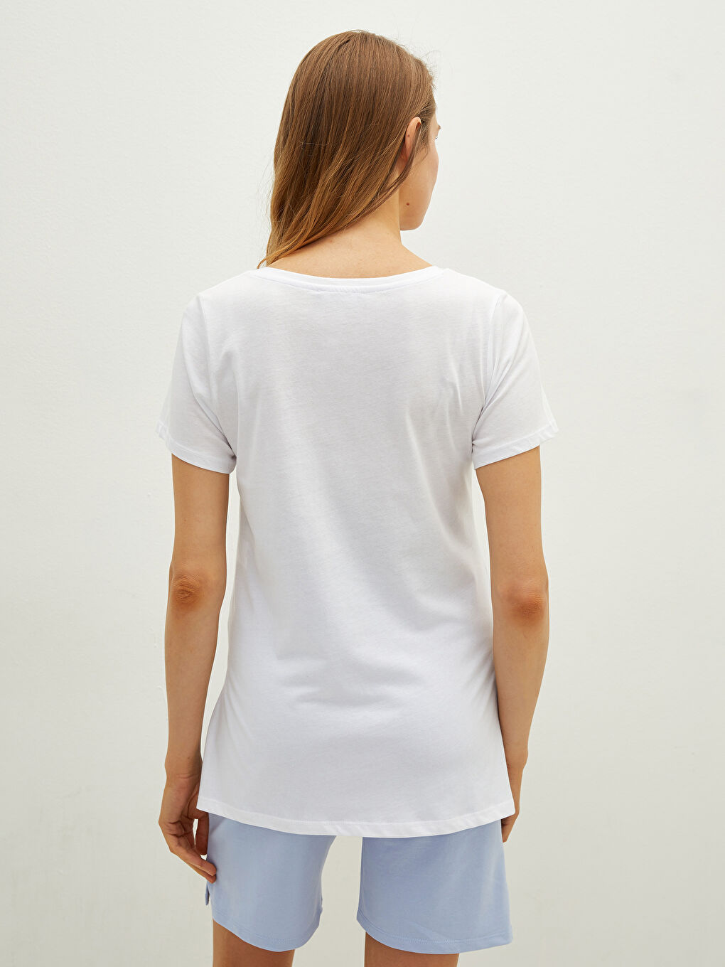 Beyaz V Yaka Düz Kısa Kollu Pamuklu Hamile Tişört-5