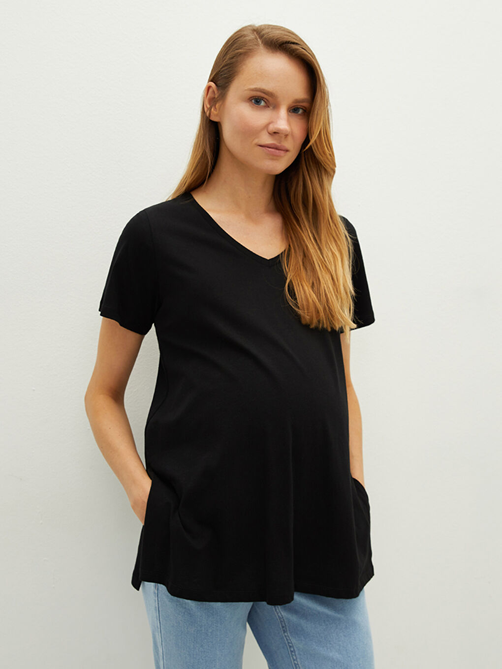 Siyah V Yaka Düz Kısa Kollu Pamuklu Hamile Tişört-1