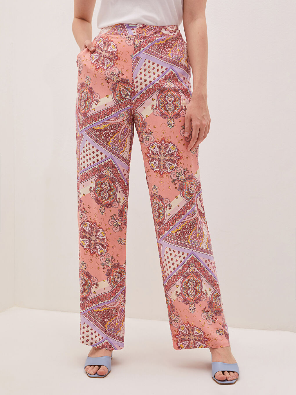 Pocket Detailed Printed Wide Leg Women Trousers-6