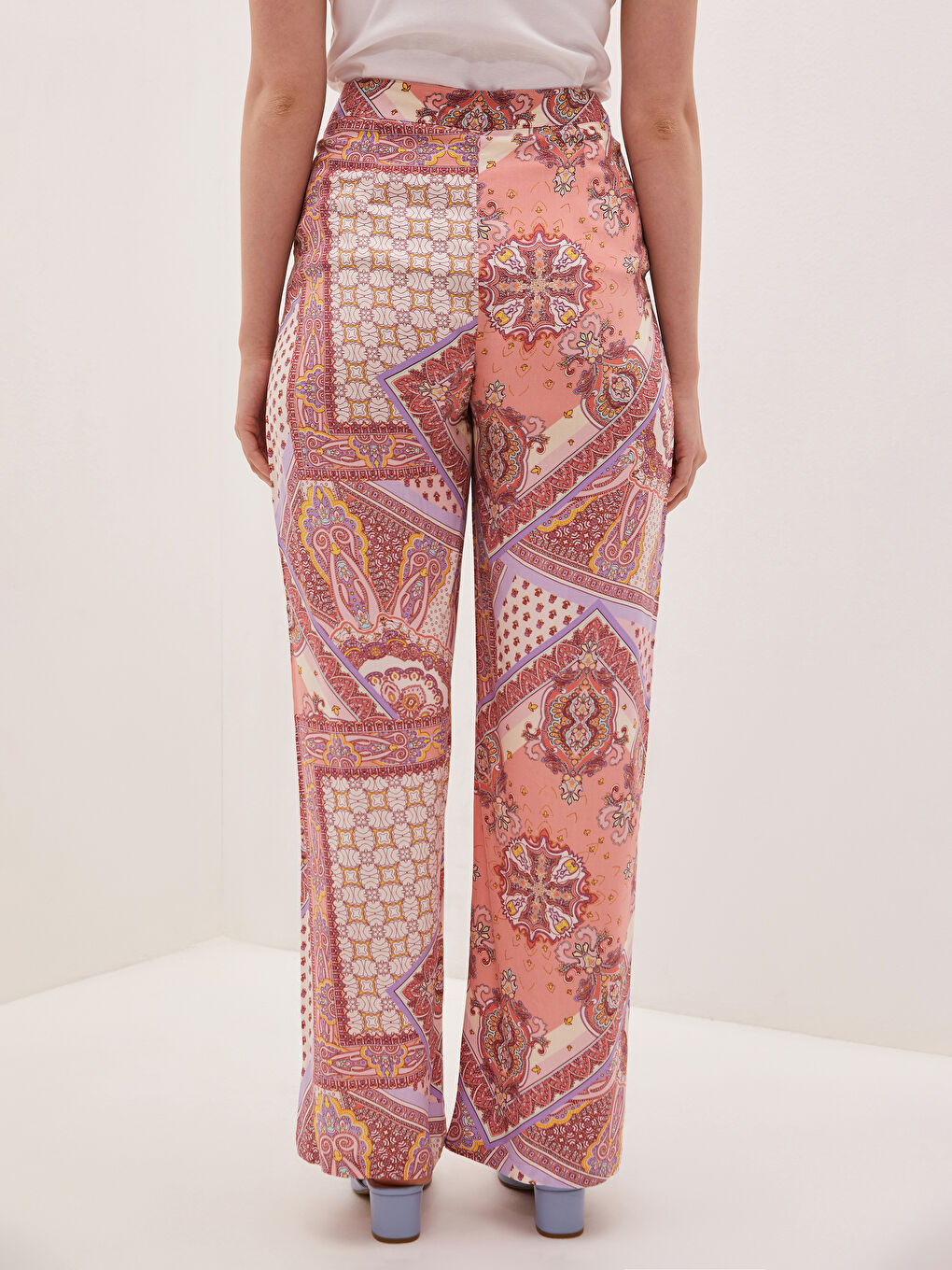 Pocket Detailed Printed Wide Leg Women Trousers-7