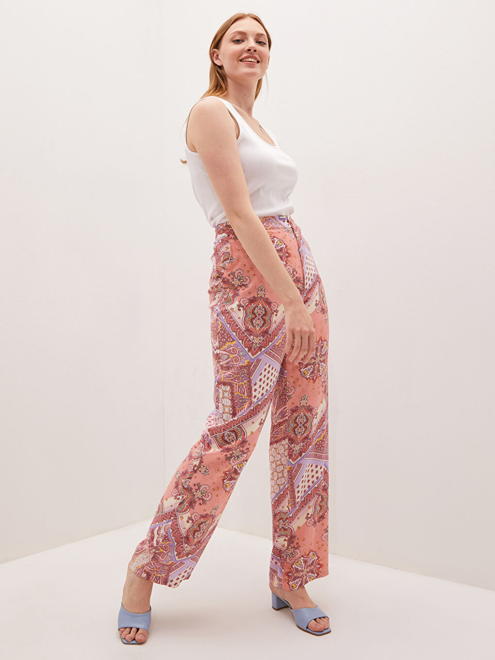 Pocket Detailed Printed Wide Leg Women Trousers-4