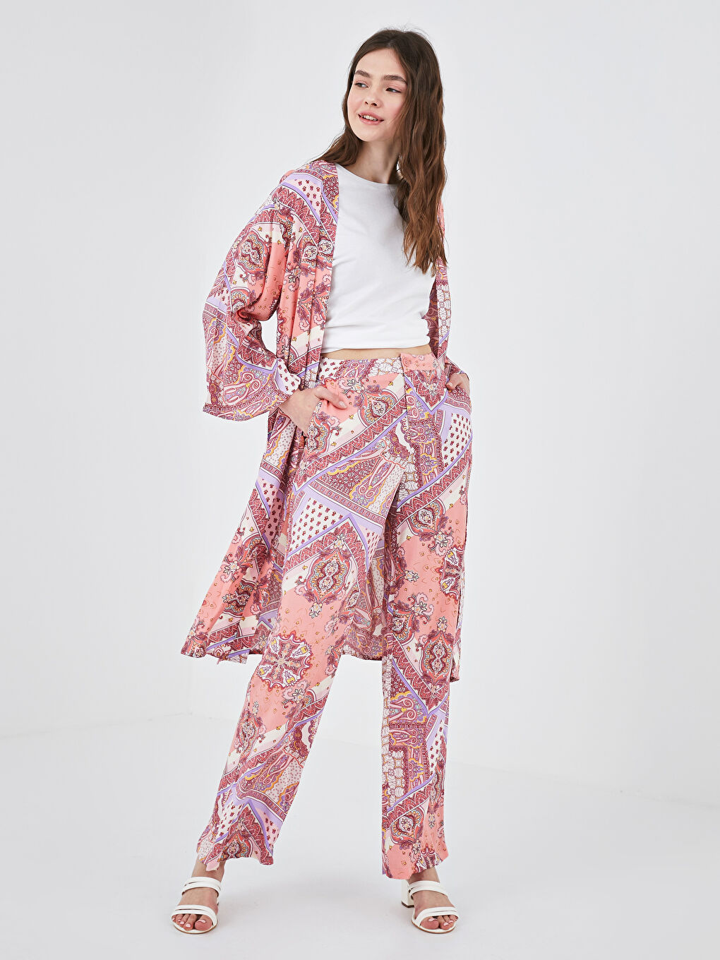 Pocket Detailed Printed Wide Leg Women Trousers