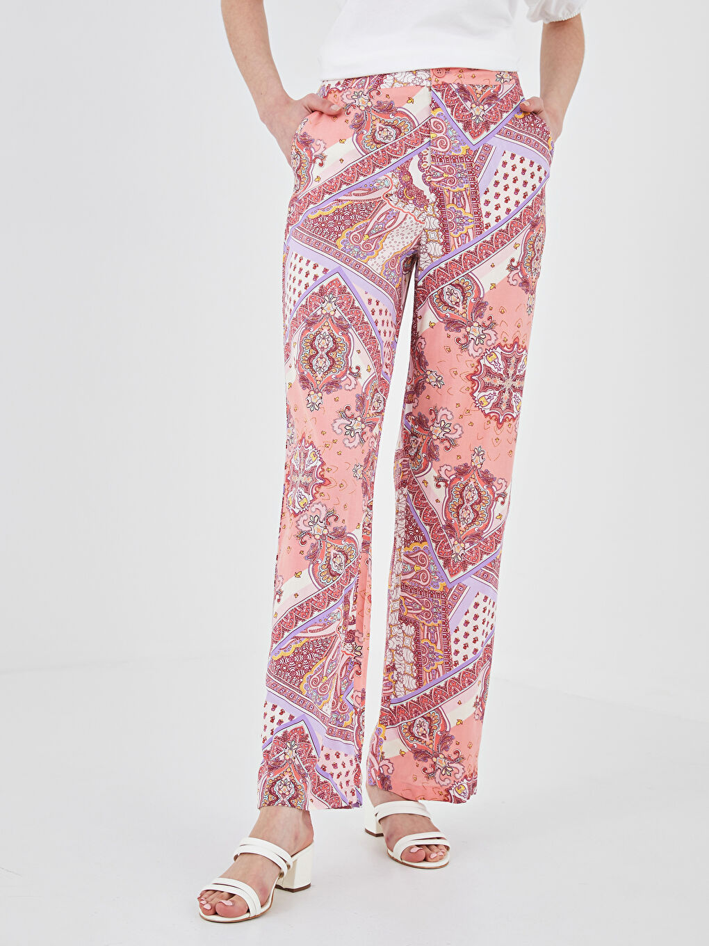 Pocket Detailed Printed Wide Leg Women Trousers-2