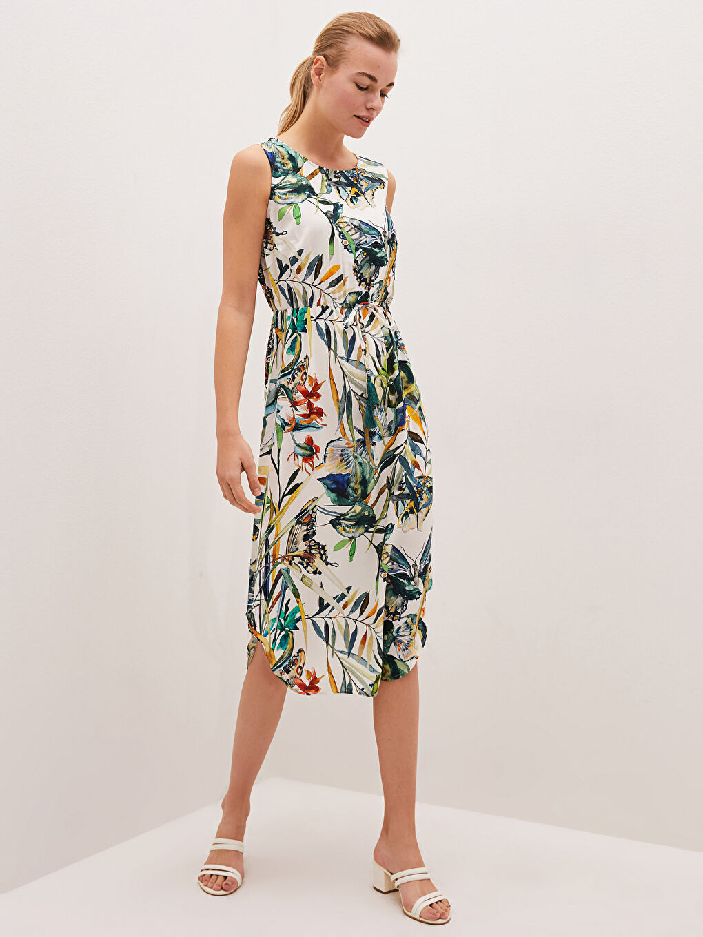 Ekru Bisiklet Yaka Desenli Beli Büzgü Detaylı Viskon Kadın Elbise-6