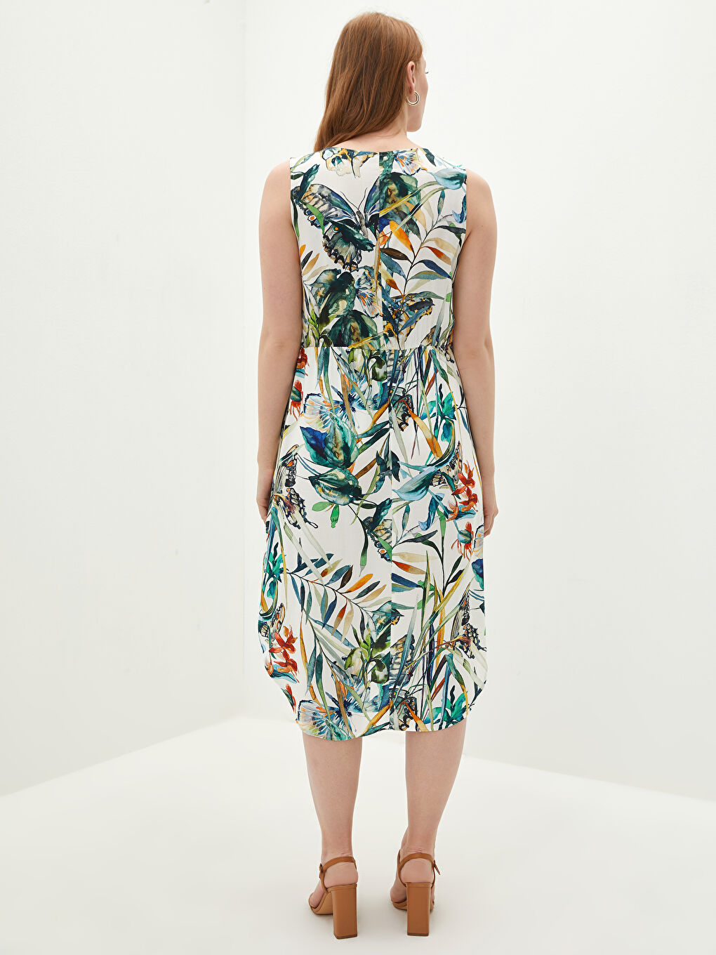 Ekru Bisiklet Yaka Desenli Beli Büzgü Detaylı Viskon Kadın Elbise-4