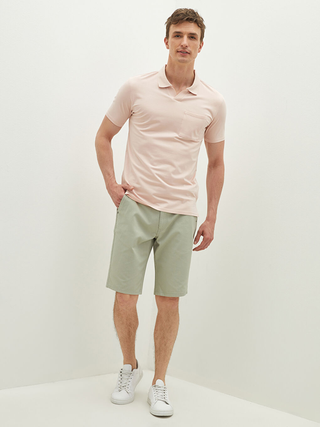 تي شيرت رجالي بياقة بولو وكم قصير من قماش جيرسي-4