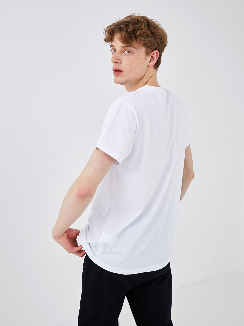 Beyaz Bisiklet Yaka Kısa Kollu Baskılı Penye Erkek Tişört-4