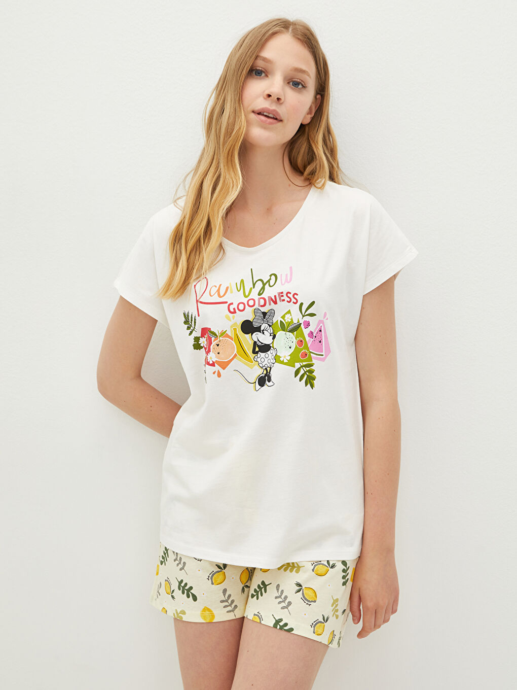 طقم بيجاما قصير قطن مطبوع برقبة دائرية ميني ماوس للسيدات-1