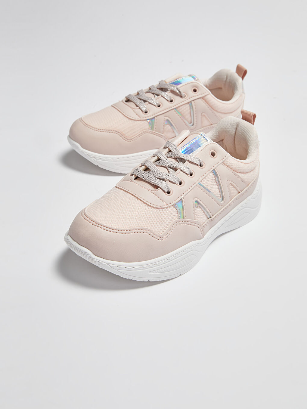 أحذية رياضية بناتي للأنشطة الرياضية برباط وتفاصيل شبكية-2