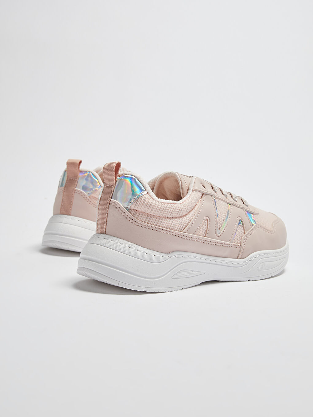 أحذية رياضية بناتي للأنشطة الرياضية برباط وتفاصيل شبكية-4