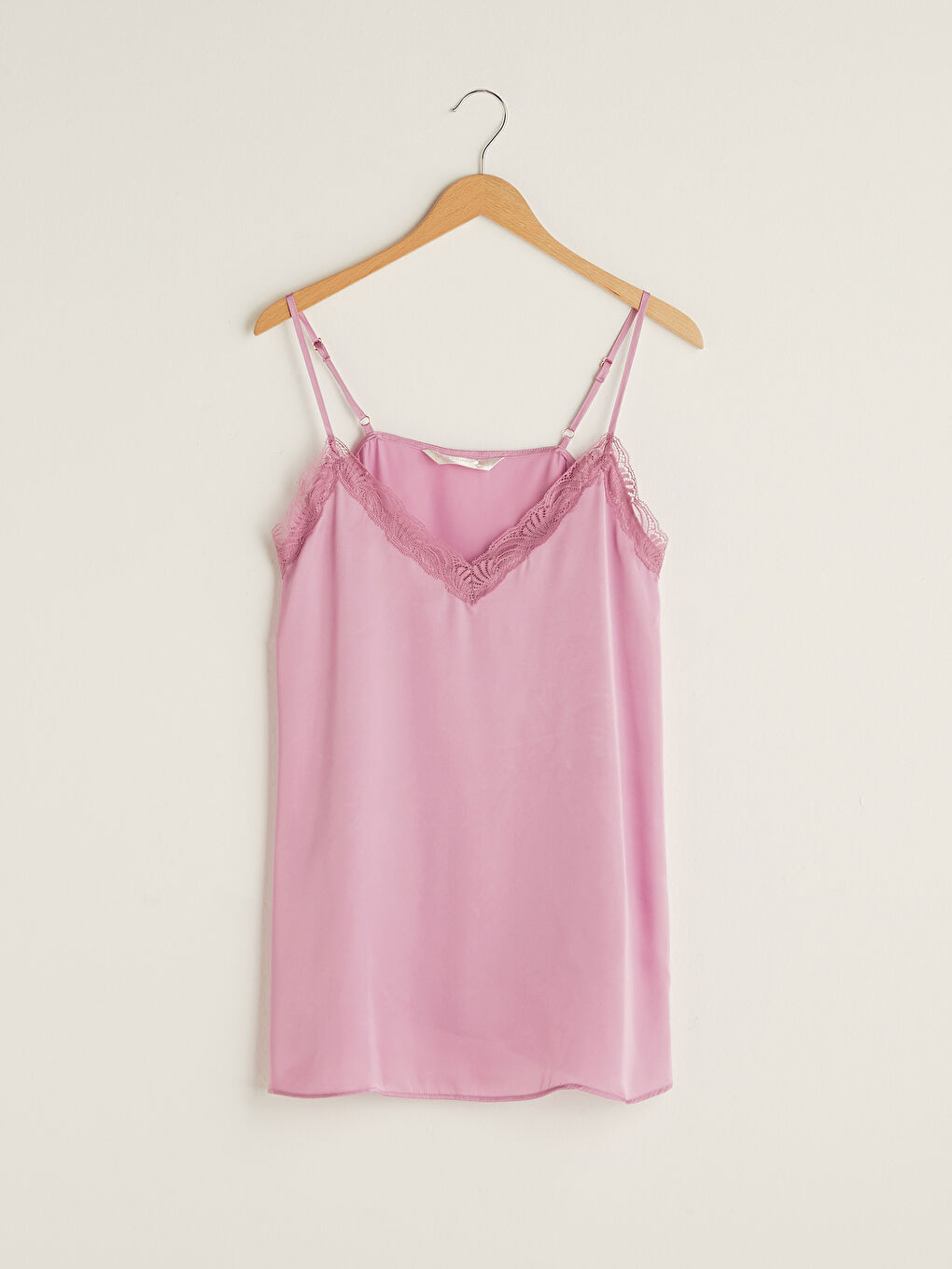 Lila V Yaka İp Askılı Dantel Detaylı Saten Kadın Fantezi Gecelik-5