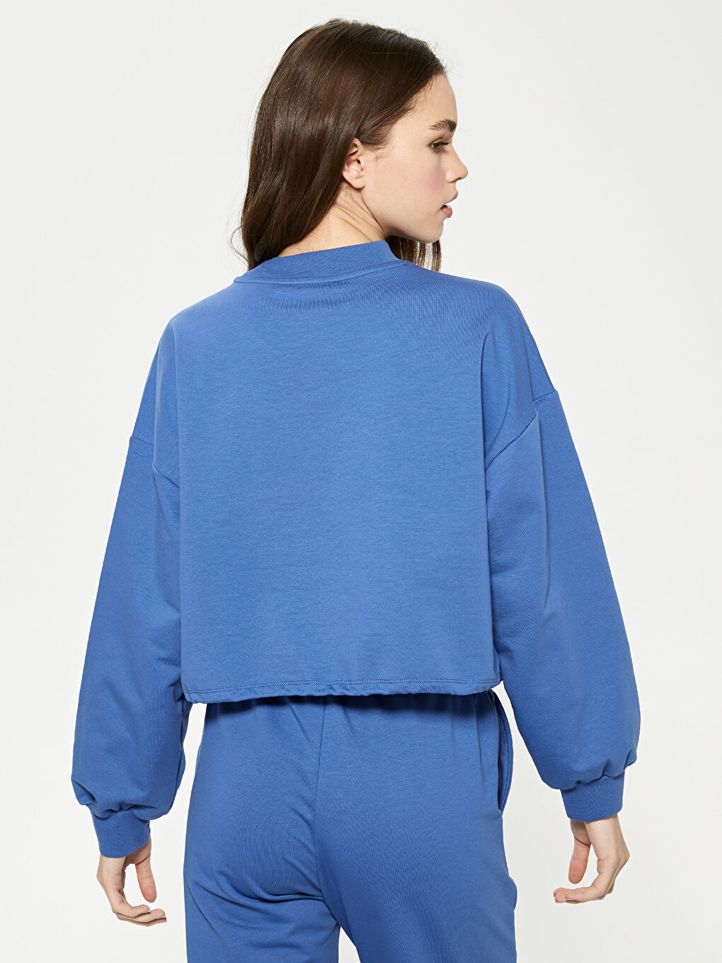 سویتشێرت قۆڵ درێژ چاپکراوی یه‌خه‌ خڕ بۆ ژنان-9