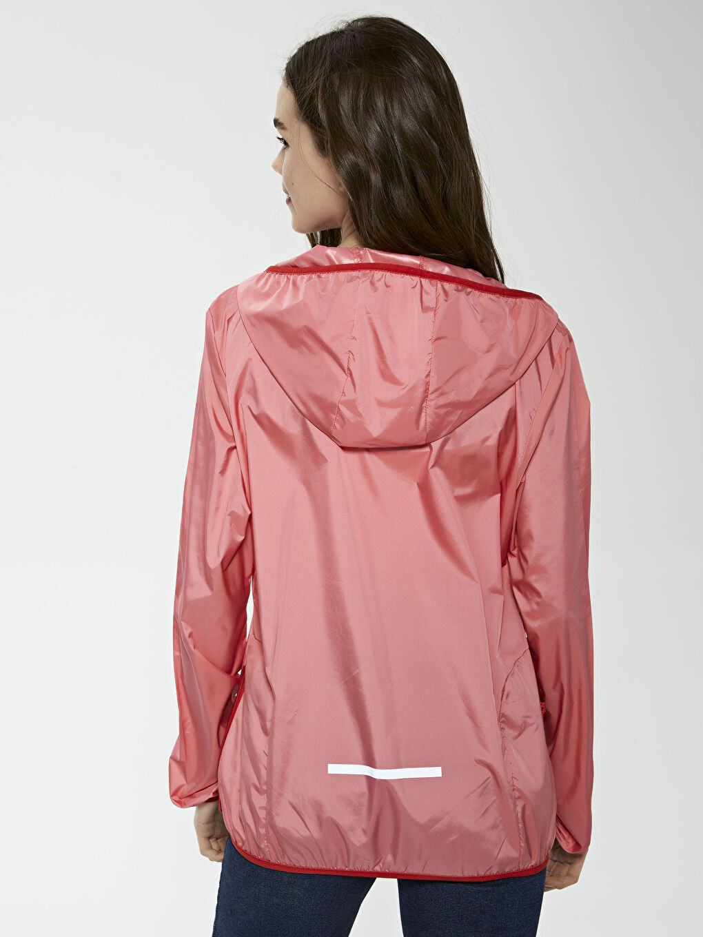 Pembe Kapüşonlu Reflektör Detaylı Çanta Olabilen Uzun Kollu Outdoor Kadın Yağmurluk-3