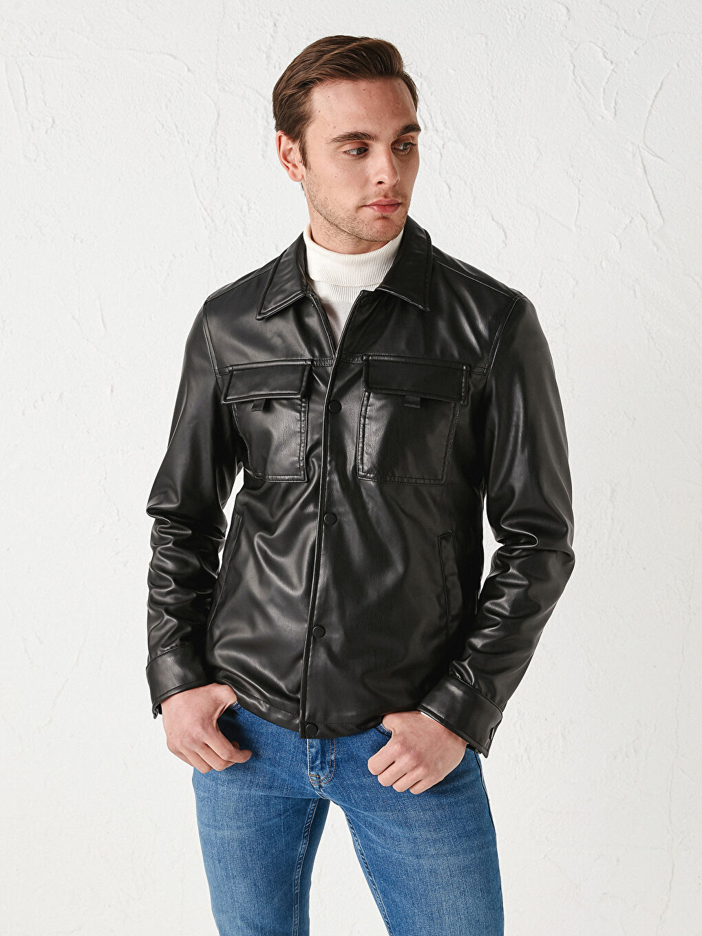 Siyah Standart Kalıp Gömlek Yaka Erkek Deri Görünümlü Mont-1