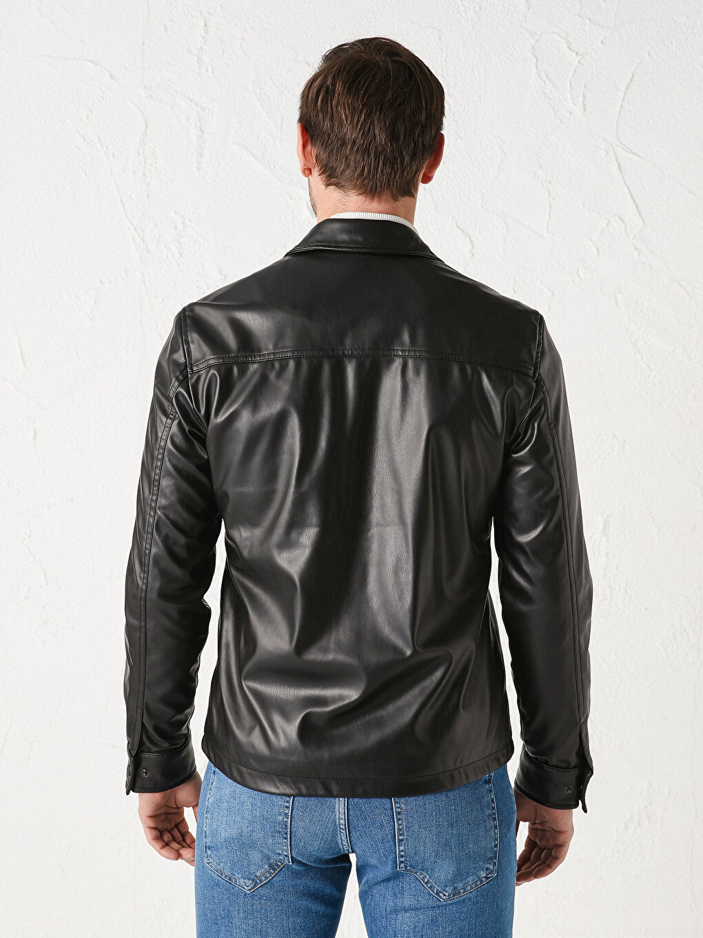 Siyah Standart Kalıp Gömlek Yaka Erkek Deri Görünümlü Mont-5