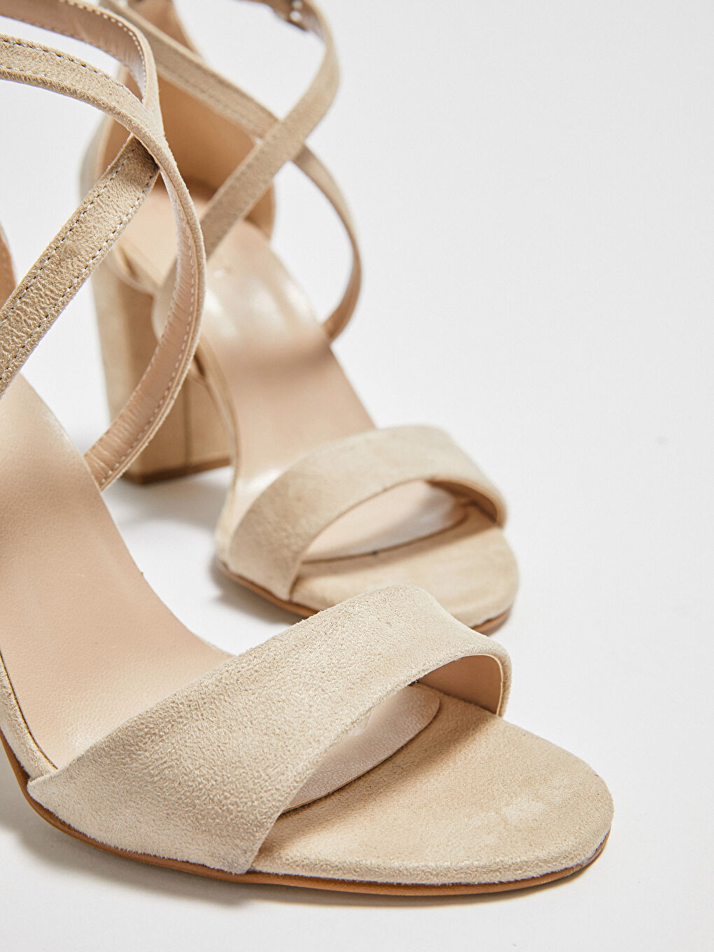 Bej Çapraz Bantlı Süet Kadın Topuklu Ayakkabı-2