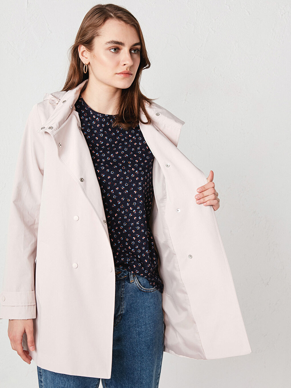 Bej Kapüşonlu Düz Uzun Kollu İnce Kadın Mont-4