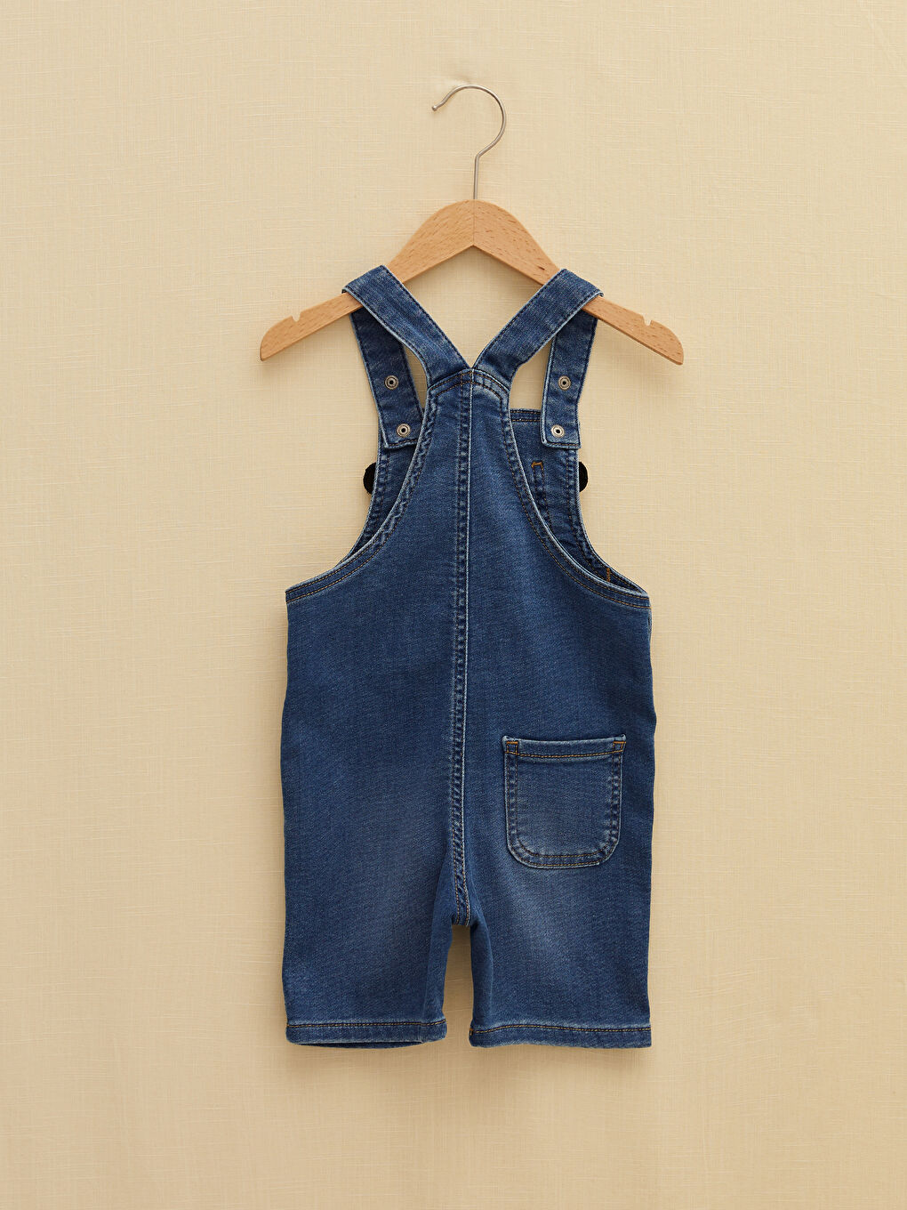 Gemusterte Baby Jungen Jeans Latzhose-1