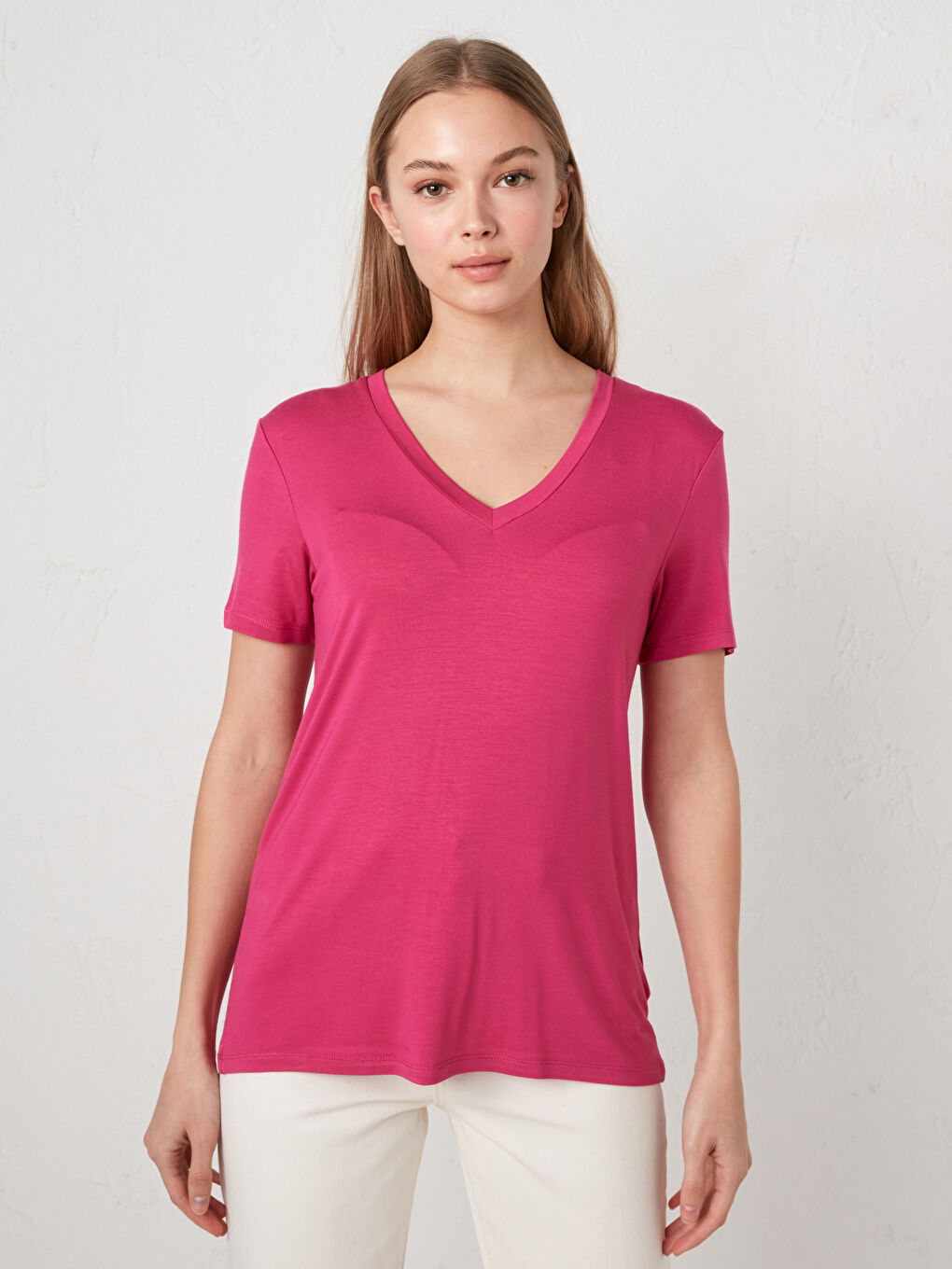 Fuşya V Yaka Düz Kısa Kollu Kadın Tişört-1