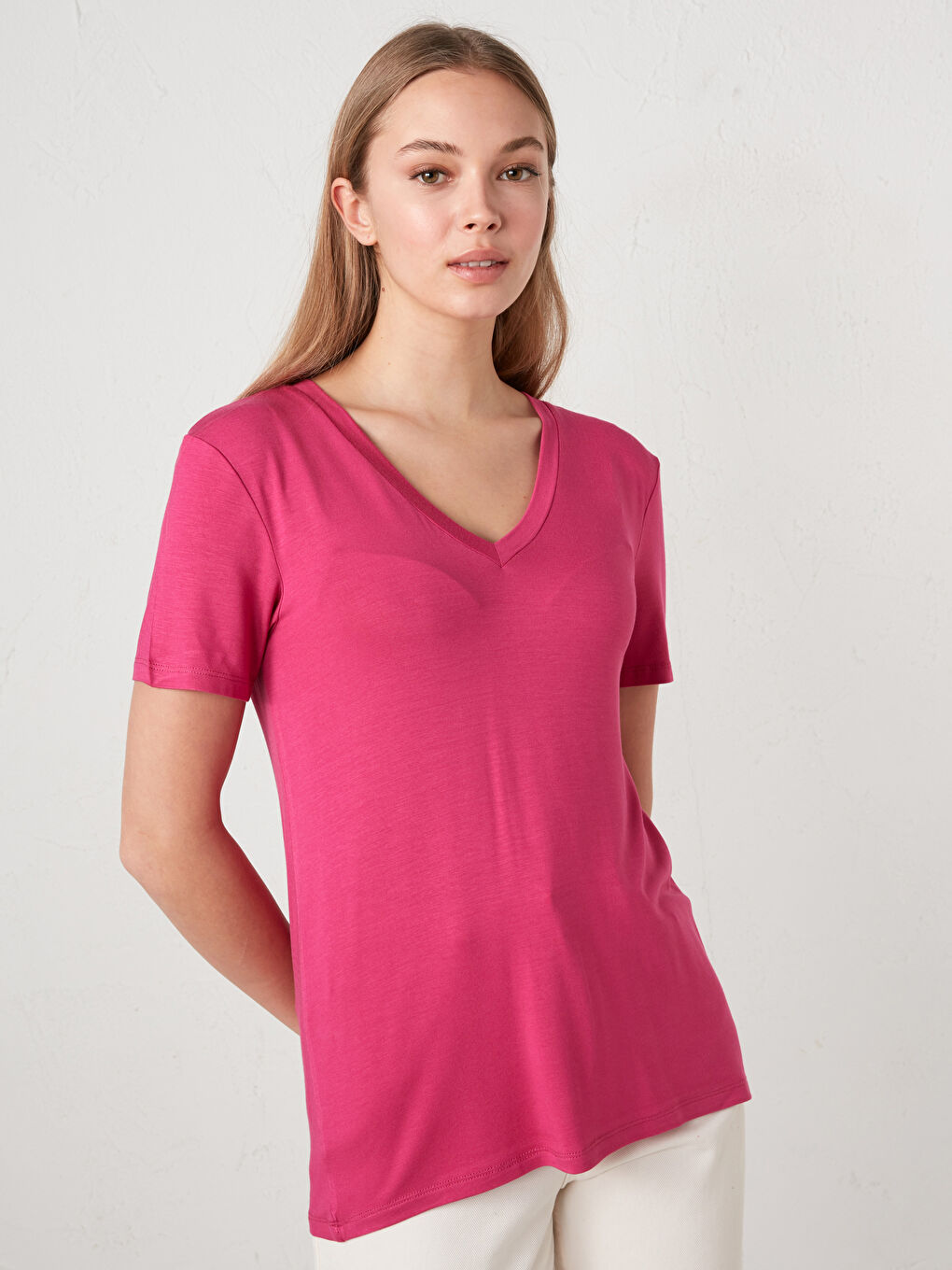 Fuşya V Yaka Düz Kısa Kollu Kadın Tişört-6