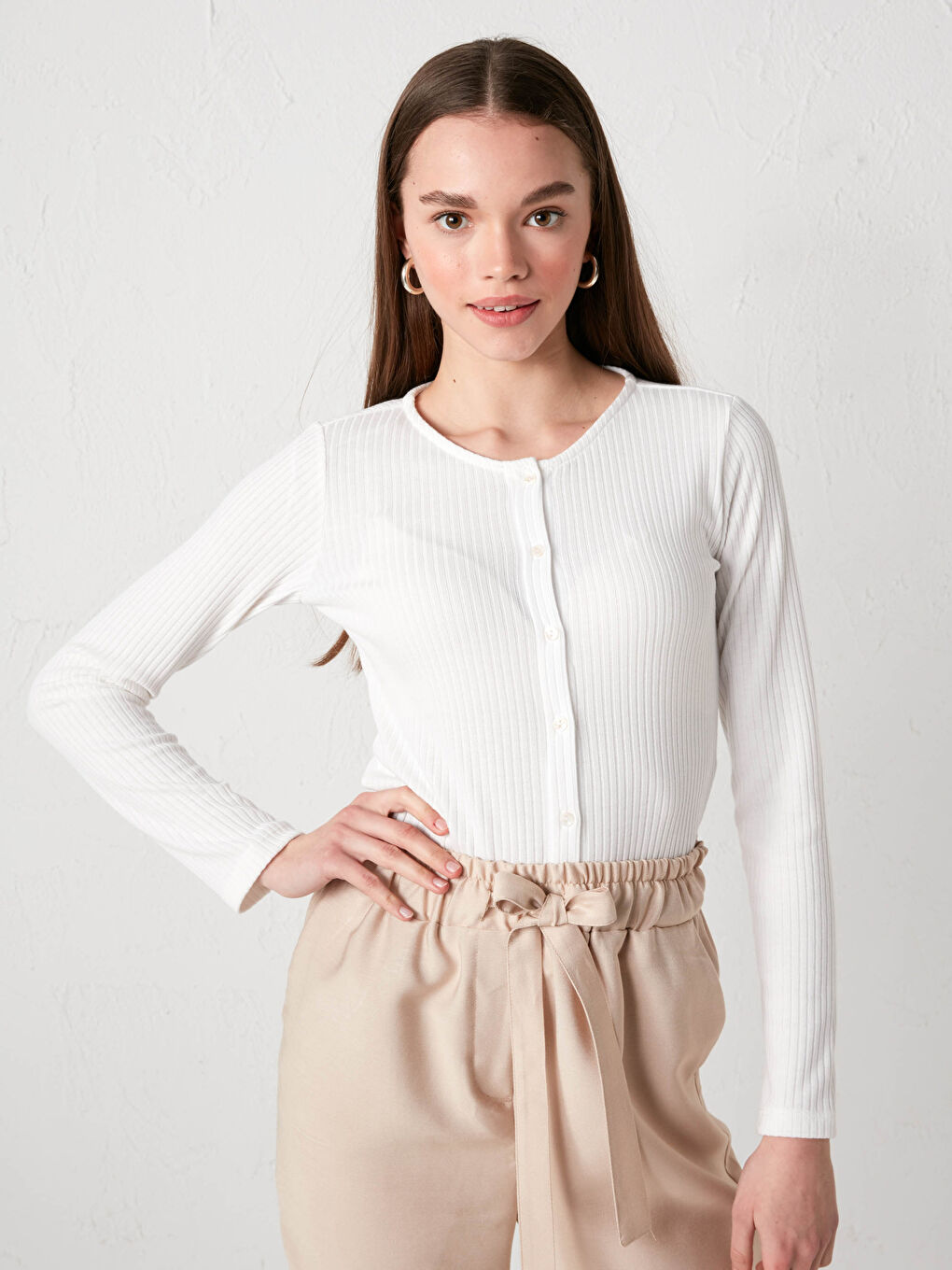 Beyaz Bisiklet Yaka Düz Düğme Detaylı Uzun Kollu Kadın Hırka-2