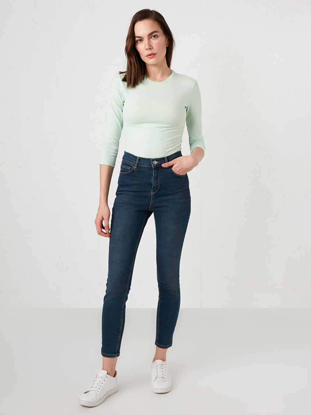 Women's Crew Neck Plain T-shirt-1
